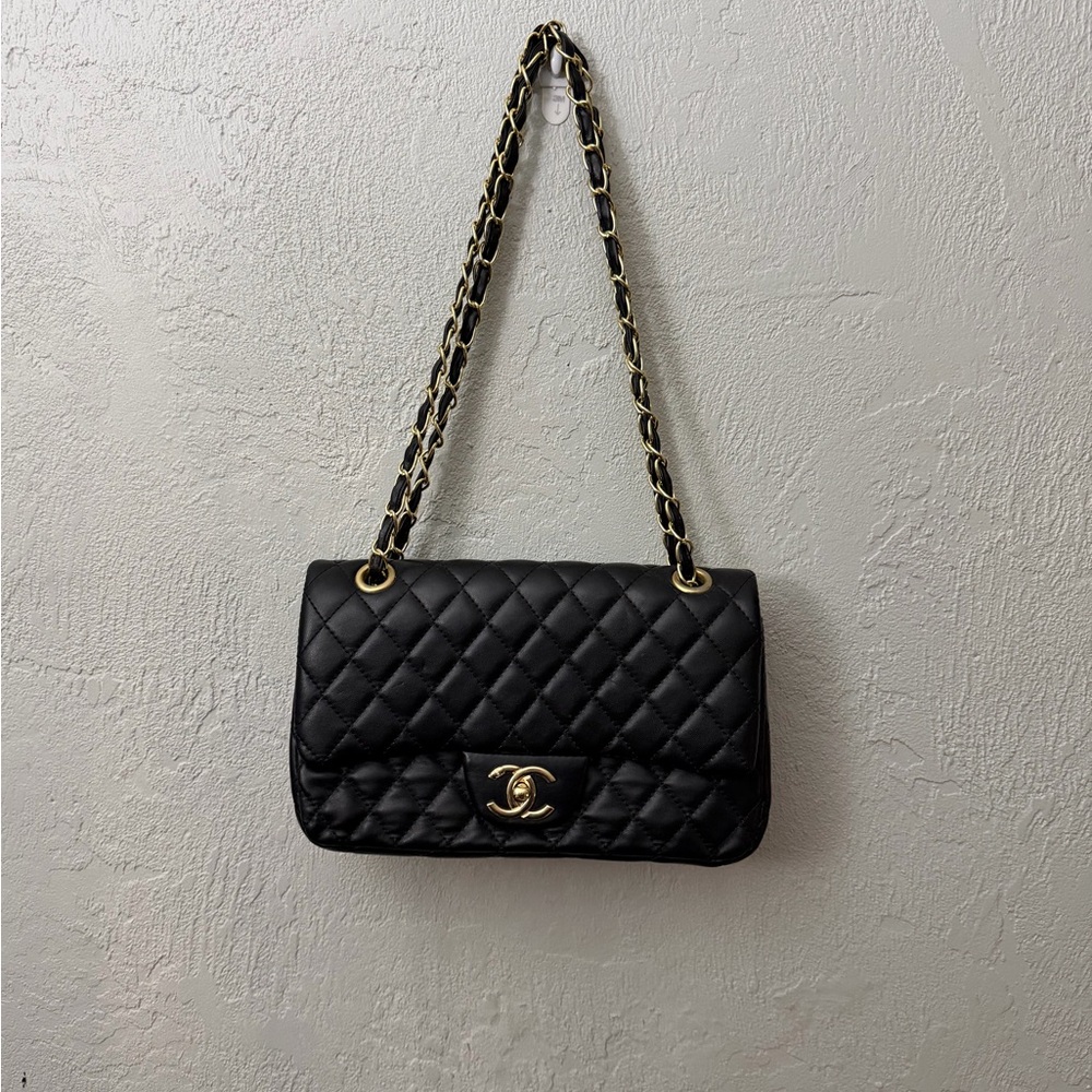 Chanel Black Quilted Shoulder Bag with Gold Chain